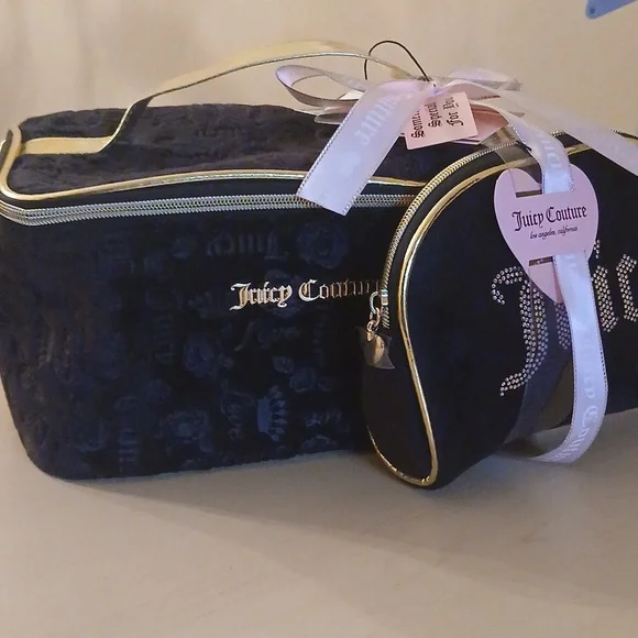 Juicy Couture Velour Logo Travel Bag Set - Picture 5 of 5